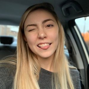 Meet your Posher, Amelia